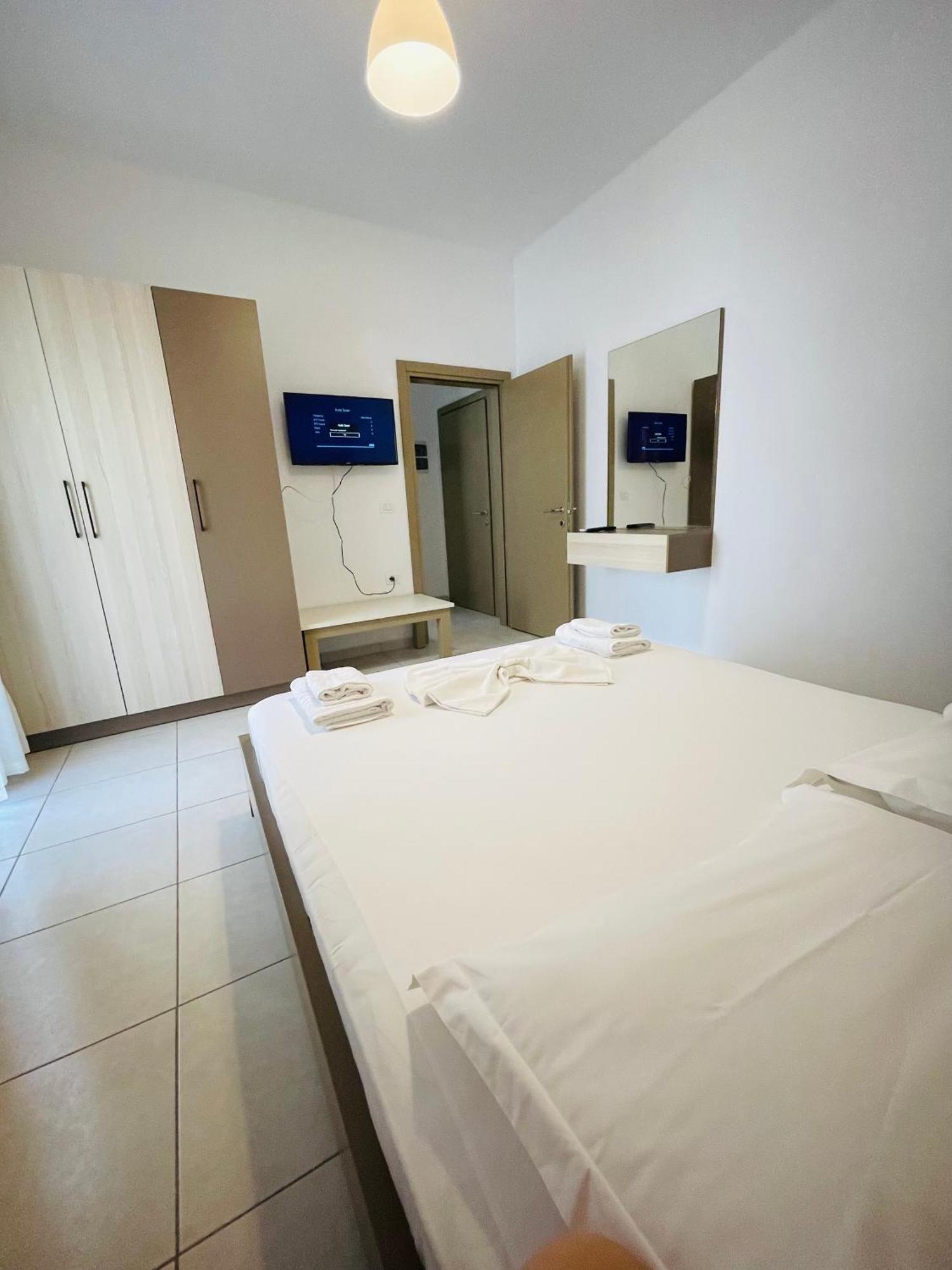 Eliona Apartments Sarandë Exterior foto